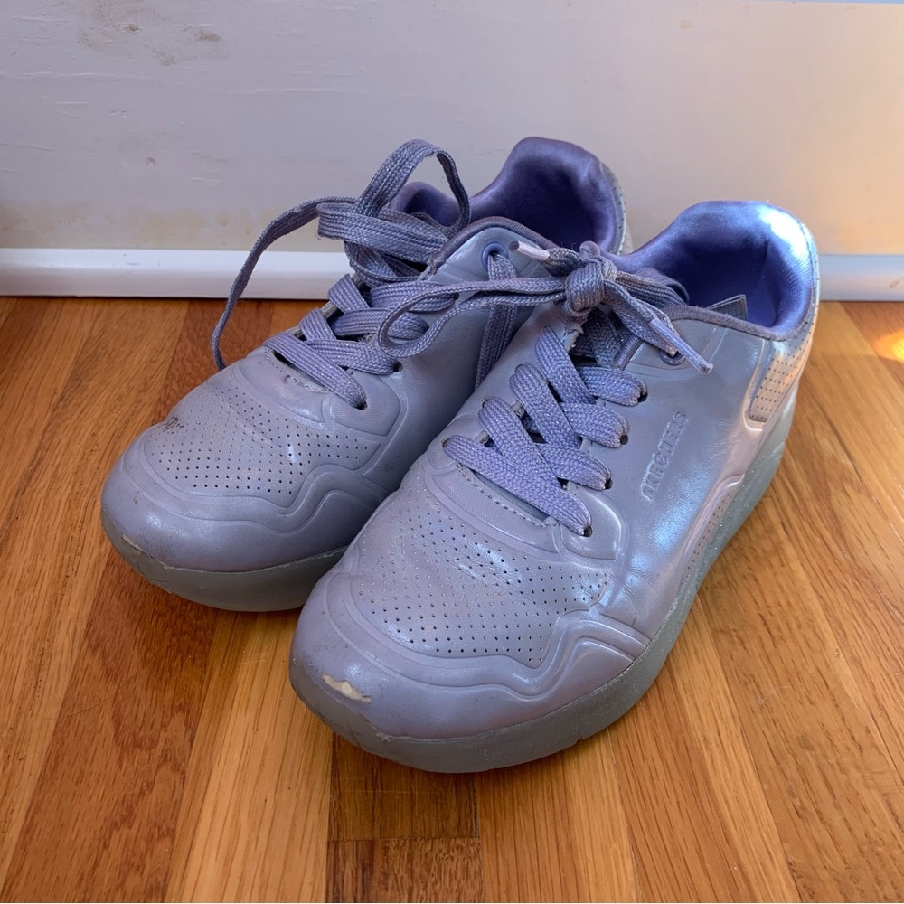 Holographic Lavender Sneakers Skechers Girls Size 1 Air Cooled Memory Foam Shoes - Picture 3 of 10